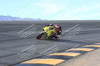 media/Feb-07-2025-CVMA Friday Practice (Fri) [[7034960ba2]]/4-Racer 4/Session 2 (Bowl)/